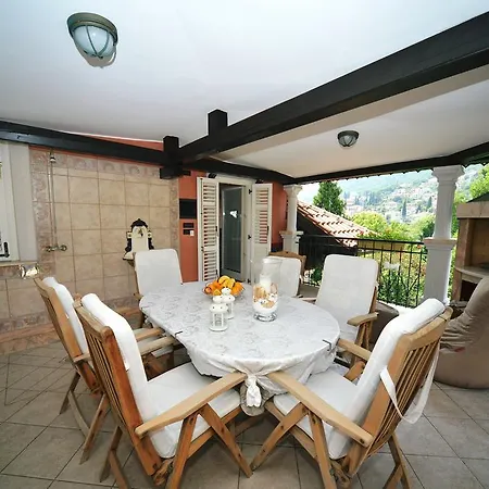 Royal View *